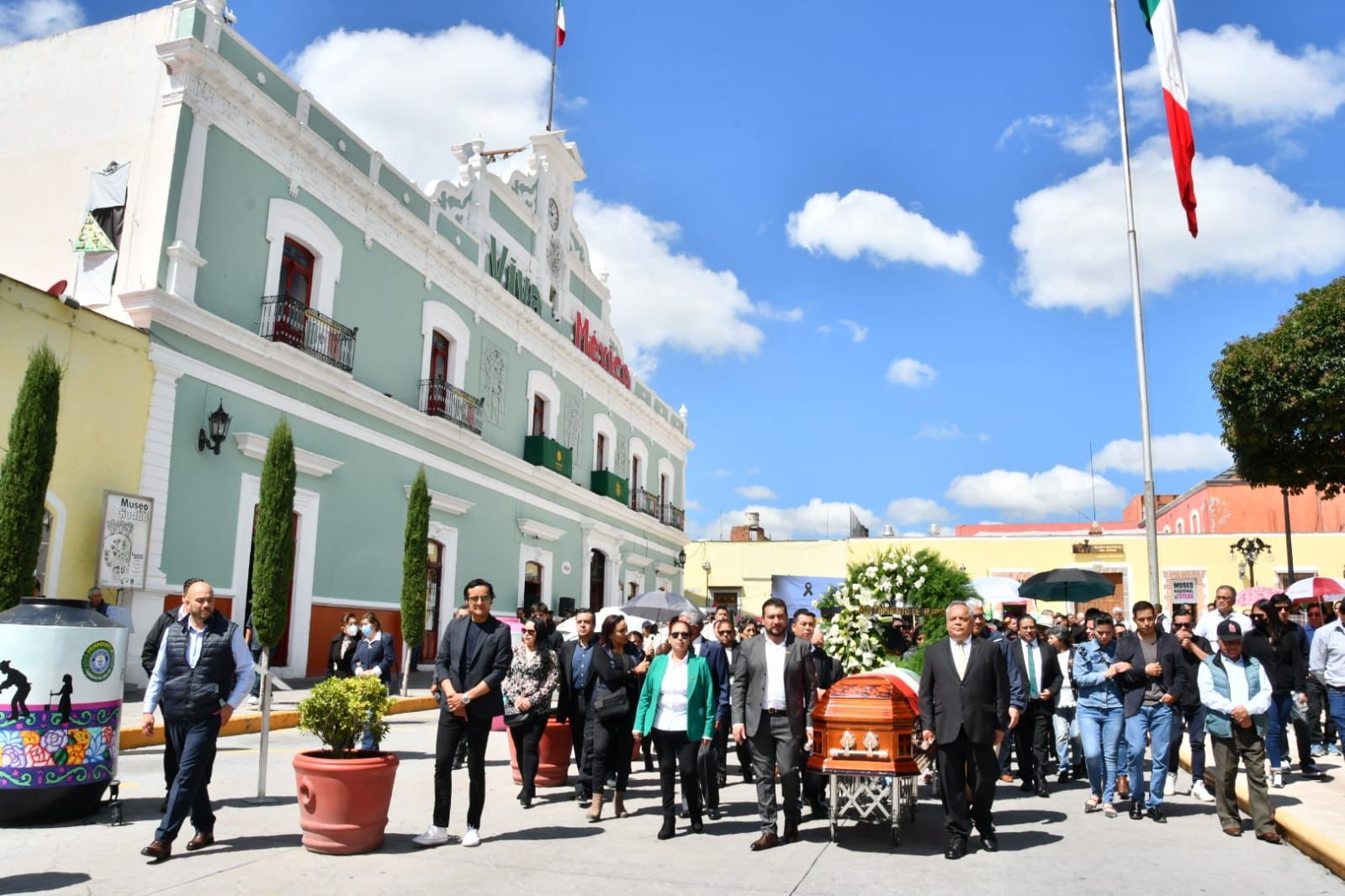 Realiza Ayuntamiento de Huamantla guardia de honor al expresidente municipal Rogelio Palafox Gutiérrez